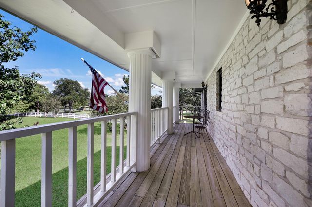 2204 Walsh DR, Round Rock, TX 78681