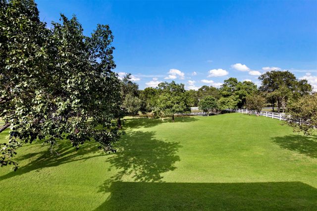 2204 Walsh DR, Round Rock, TX 78681