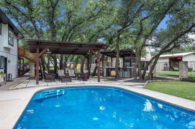 2204 Walsh DR, Round Rock, TX 78681