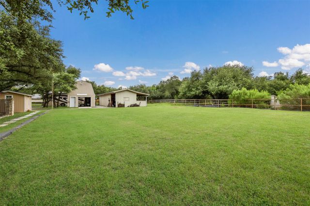 2204 Walsh DR, Round Rock, TX 78681