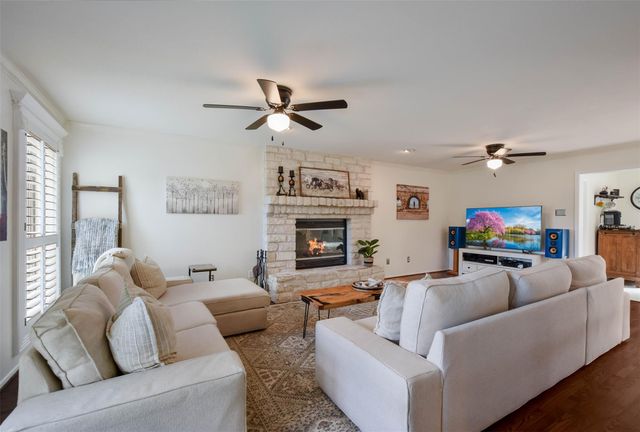 2204 Walsh DR, Round Rock, TX 78681