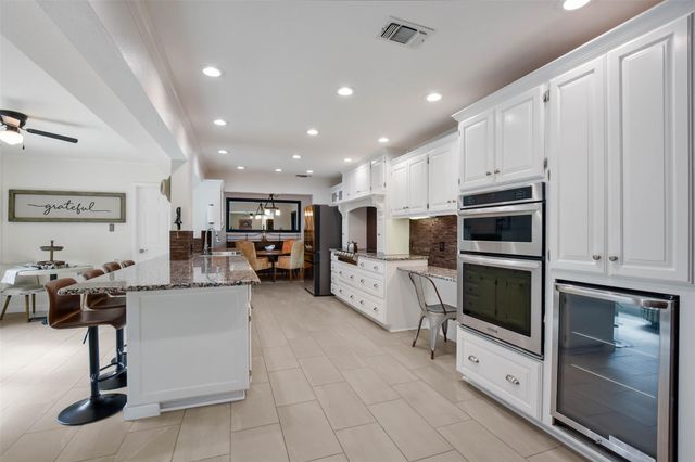 2204 Walsh DR, Round Rock, TX 78681