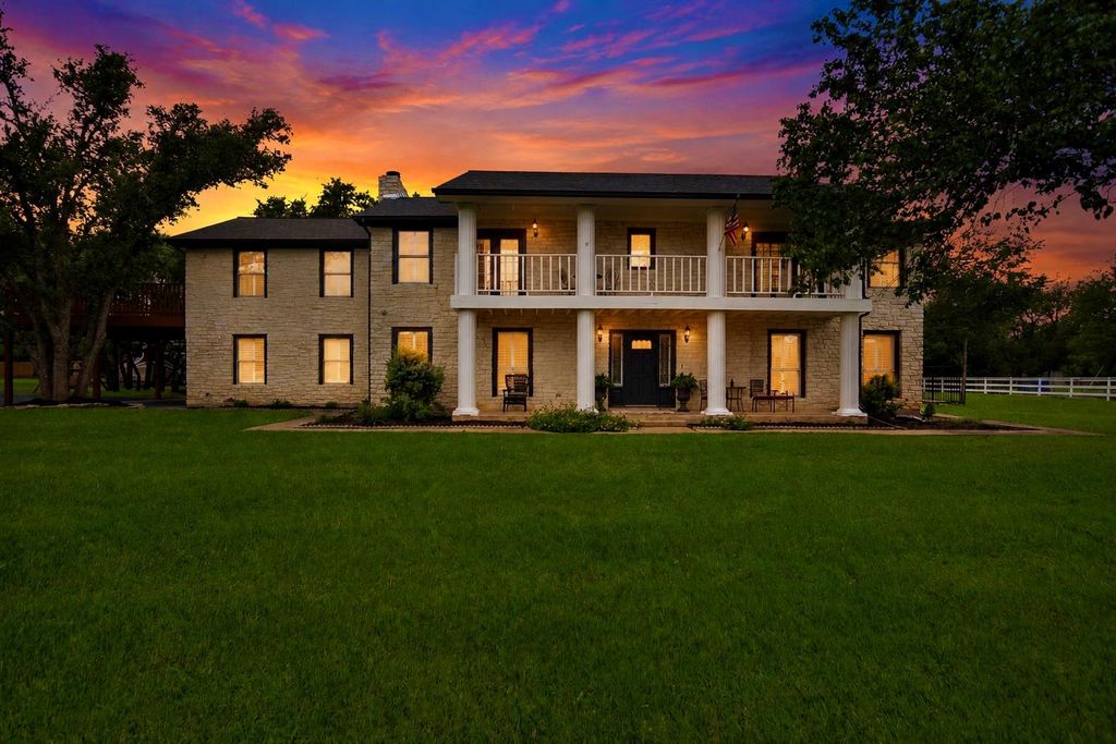 2204 Walsh DR, Round Rock, TX 78681