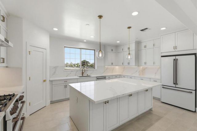 1007 Amore Street, Hollister, CA 95023