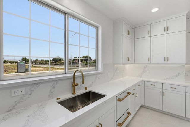 1007 Amore Street, Hollister, CA 95023