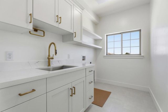 1007 Amore Street, Hollister, CA 95023