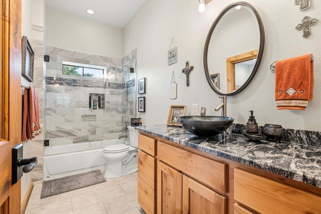 3724 Ranch Road 3347, Round Mountain, TX 78663