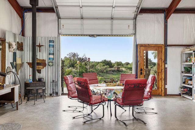 3724 Ranch Road 3347, Round Mountain, TX 78663