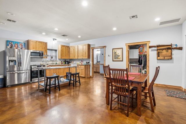 3724 Ranch Road 3347, Round Mountain, TX 78663