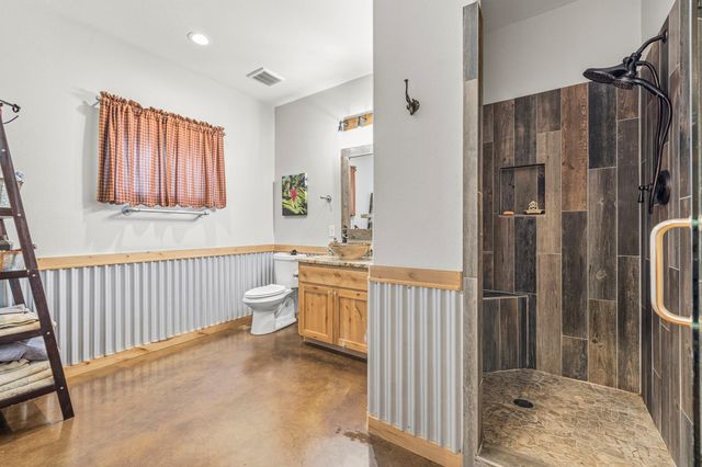 3724 Ranch Road 3347, Round Mountain, TX 78663
