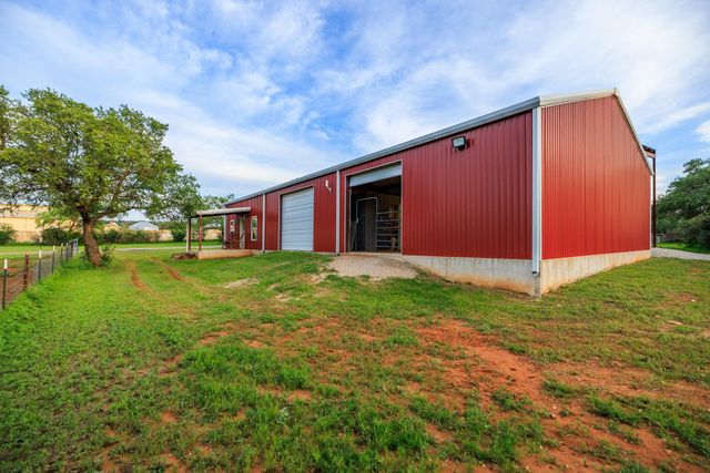 3724 Ranch Road 3347, Round Mountain, TX 78663