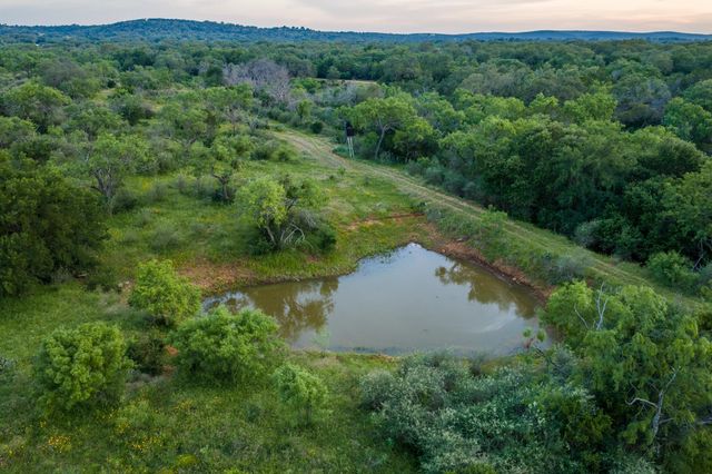 3724 Ranch Road 3347, Round Mountain, TX 78663