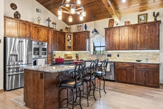 3724 Ranch Road 3347, Round Mountain, TX 78663