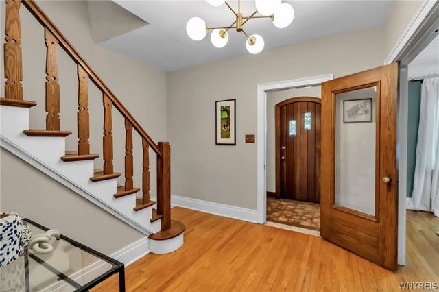 21 Briarcliff Road, Cheektowaga, NY 14225
