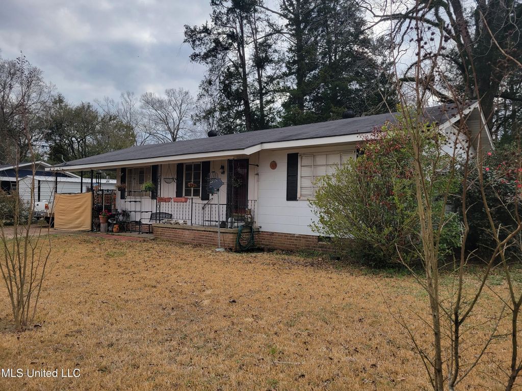 100 Holly Drive, Natchez, MS 39120
