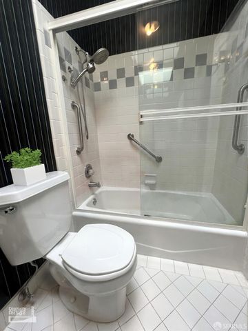 362 24th Avenue 3, San Francisco, CA 94121