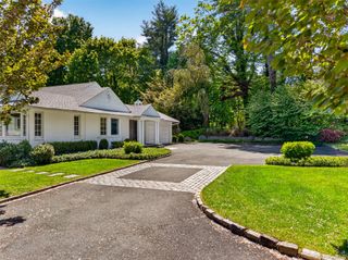14 Ormond Park Road, Glen Head, NY 11545