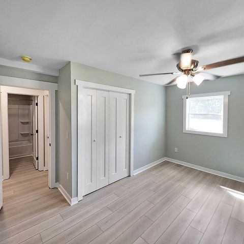 202 E Huggins Street, Manning, SC 29102