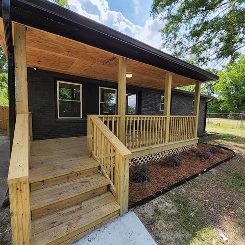 202 E Huggins Street, Manning, SC 29102