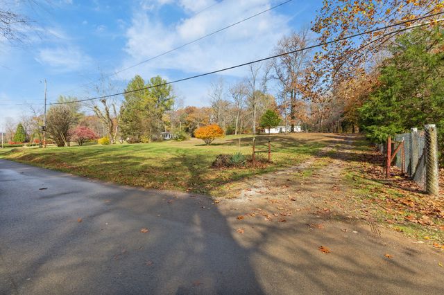 3437 Cooper Nicholson Rd, Pleasant View, TN 37146