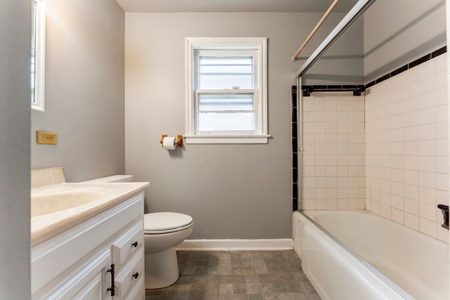 328 Callan Avenue 2S, Evanston, IL 60202