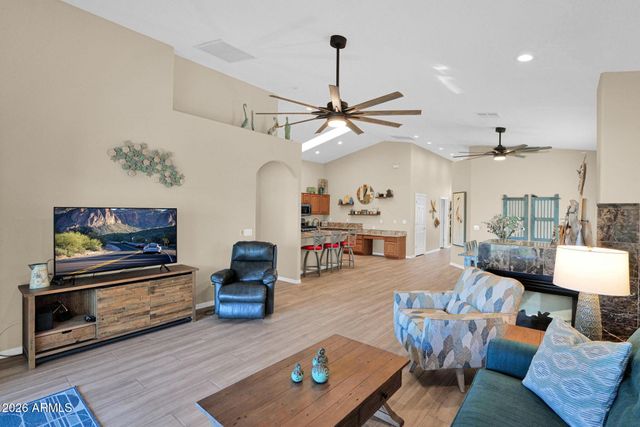 1334 W SEASHORE Drive, Gilbert, AZ 85233