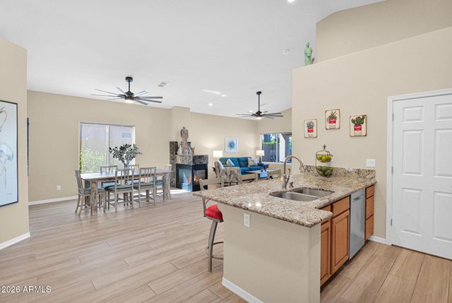 1334 W SEASHORE Drive, Gilbert, AZ 85233