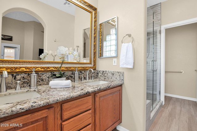 1334 W SEASHORE Drive, Gilbert, AZ 85233