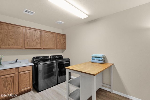 1334 W SEASHORE Drive, Gilbert, AZ 85233