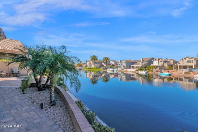 1334 W SEASHORE Drive, Gilbert, AZ 85233