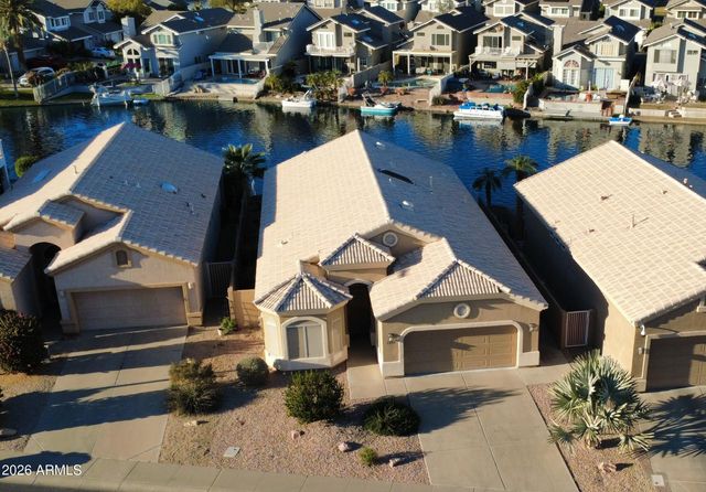 1334 W SEASHORE Drive, Gilbert, AZ 85233