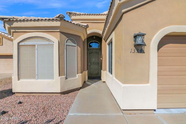 1334 W SEASHORE Drive, Gilbert, AZ 85233