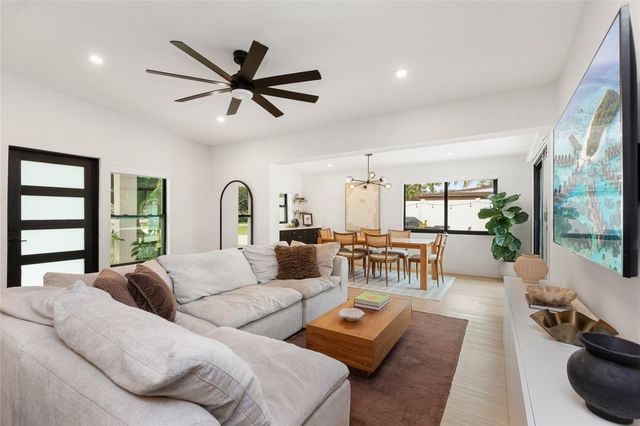 1080 E Country Club Circle, Plantation, FL 33317