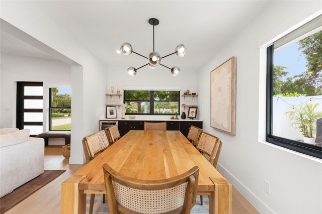 1080 E Country Club Circle, Plantation, FL 33317