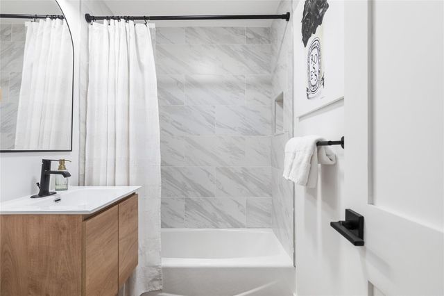 1080 E Country Club Circle, Plantation, FL 33317