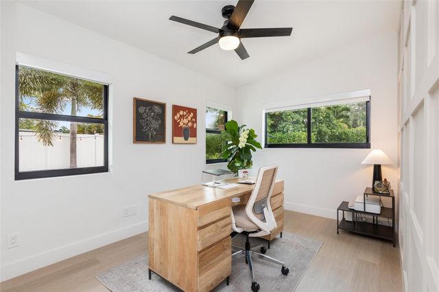 1080 E Country Club Circle, Plantation, FL 33317