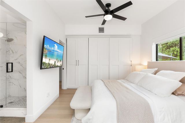 1080 E Country Club Circle, Plantation, FL 33317