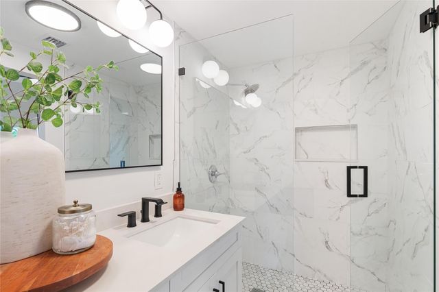 1080 E Country Club Circle, Plantation, FL 33317