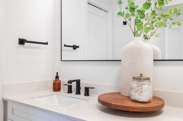 1080 E Country Club Circle, Plantation, FL 33317