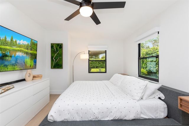 1080 E Country Club Circle, Plantation, FL 33317