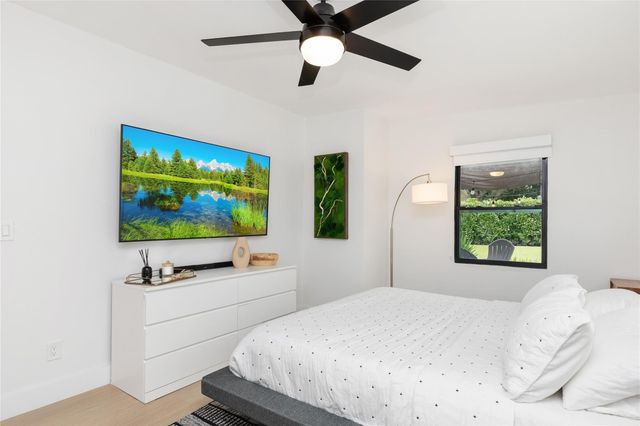 1080 E Country Club Circle, Plantation, FL 33317