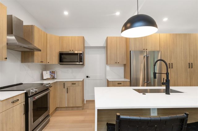 1080 E Country Club Circle, Plantation, FL 33317