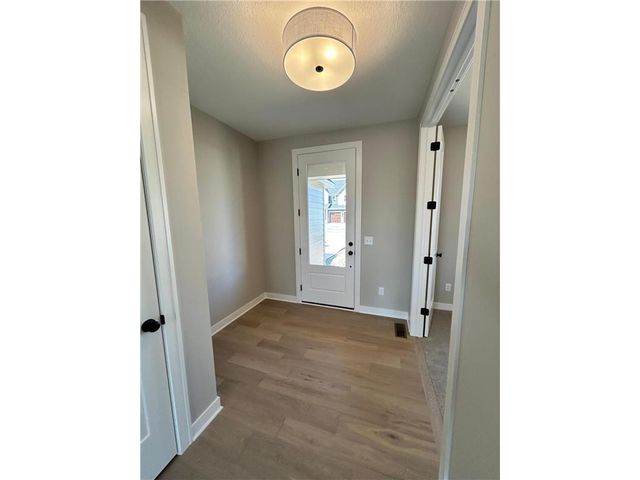 4097 Arbor Drive, Woodbury, MN 55129