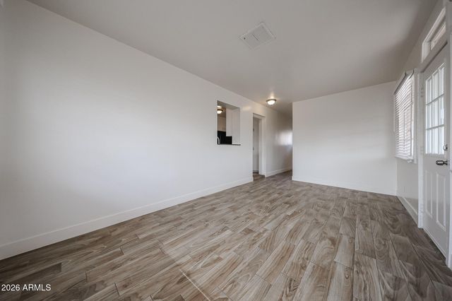 2340 W OSBORN Road, Phoenix, AZ 85015