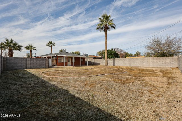 2340 W OSBORN Road, Phoenix, AZ 85015