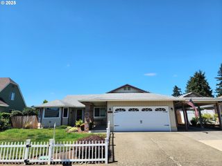 1527 Ne LAURELWOOD Cir, Canby, OR 97013