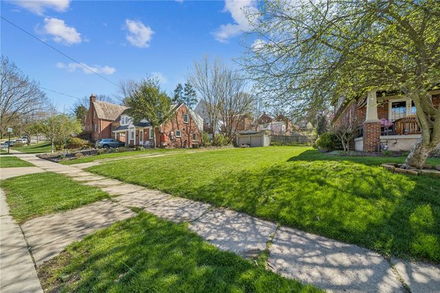 282 Ashland Ave, Mt Lebanon, PA 15228