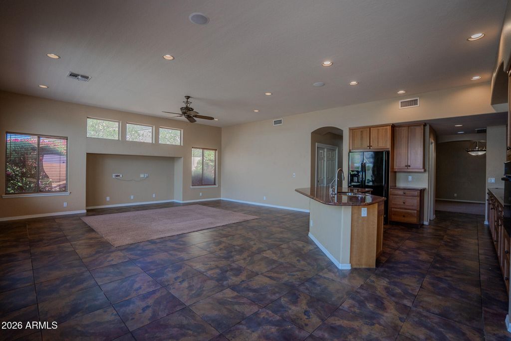 Image 14 of property listing at 14210 W GREENTREE Drive S, Litchfield Park, AZ 85340