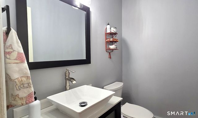 10 Heritage Lane, Stamford, CT 06903