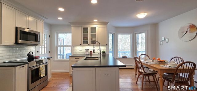 10 Heritage Lane, Stamford, CT 06903